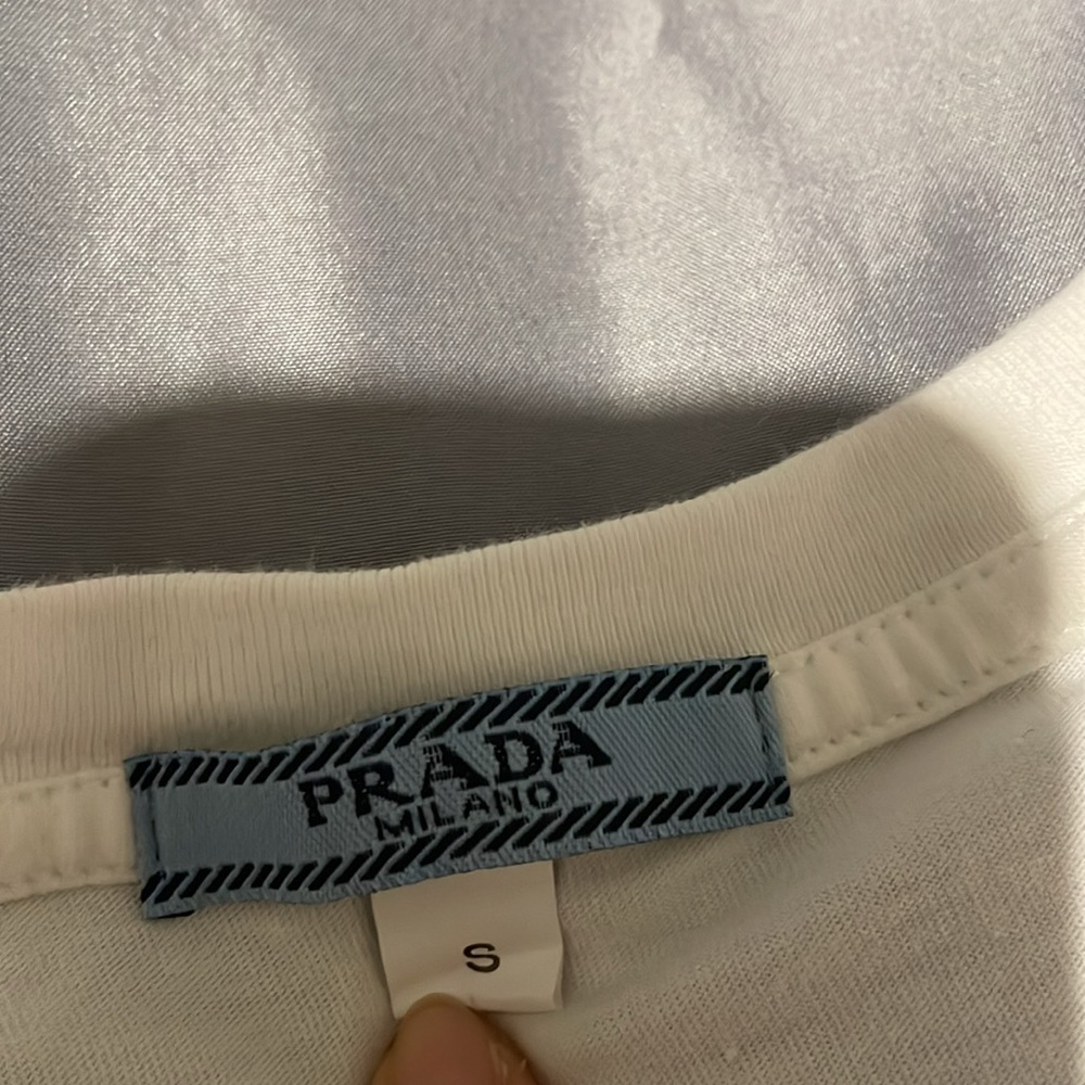 Prada logo mens Cream / white Tee. Size Small. 100% cotton. - Picture 3 of 6